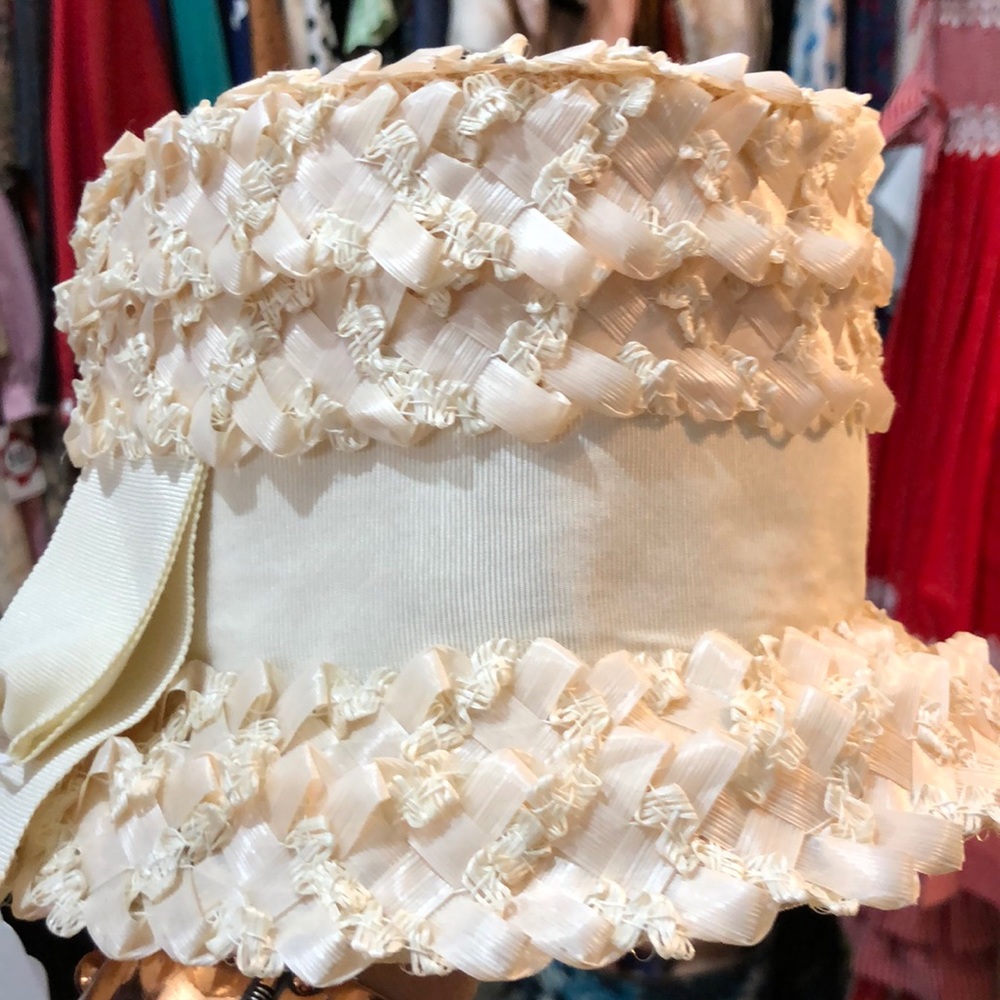 Vintage beige hat